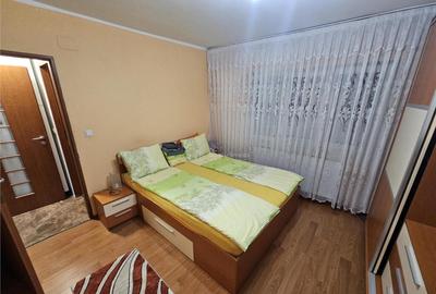 Apartament cu 3 camere semidecomandat în Micro II - 15