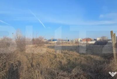 Teren de 4567 mp, în Central - 3