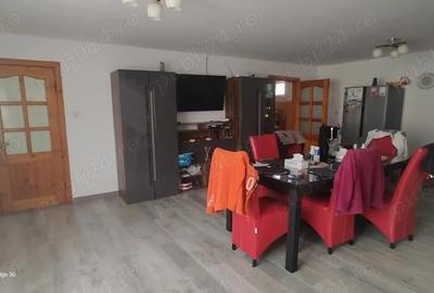 Casă cu 5 camere cu Teren 1400 Mp în Jebel - 3
