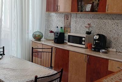 Apartament cu 3 camere decomandat în Central - 8