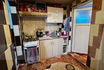 Casă cu 4 camere în Cucorăni - 5