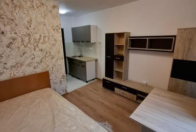 Camera de camin cu baie proprie,etaj 2,zona Bularga,totul nou - 1