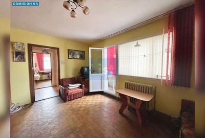 Apartament cu 2 camere semidecomandat în Micro III