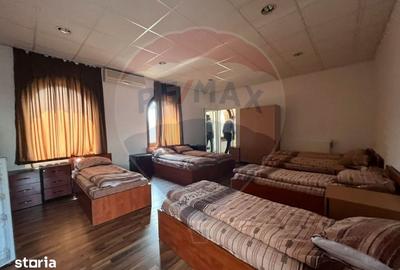 Apartament cu 4 camere în Central - 1