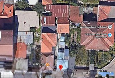 Casă cu Teren 349 Mp în Central - 2