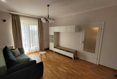 Apartament cu 2 camere decomandat, mobilat în Politehnica