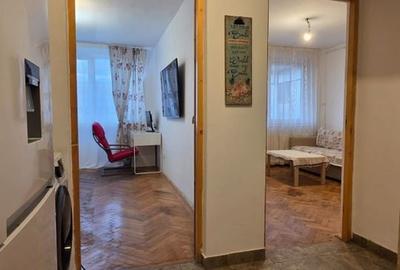 Apartament ingrijit- 2 camere-  5min de M. Piata Sudului Apartament ingrijit- 2 camere-  5min de M. Piata Sudului - 3