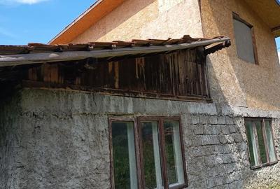 Casă cu 4 camere în Nehoiu - 1