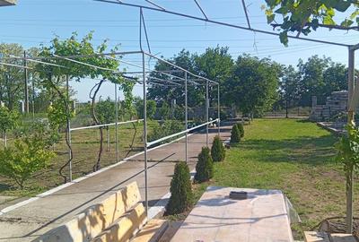 Casă cu 4 camere cu Canalizare în Albina - 4