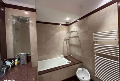 Apartament cu 3 camere decomandat în Aviatorilor