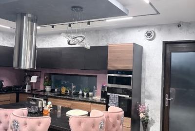 Vila deosebita cu piscina interioară - 12