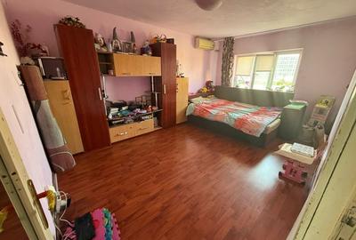 Apartament cu 3 camere decomandat, mobilat în 1 Mai