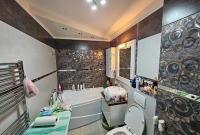 Apartament 4 camere zona Casa de Pensii - 9