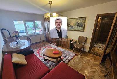 Apartament cu 3 camere decomandat, mobilat în Micro IV