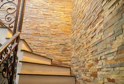 Casă cu 6 camere cu Garaj în Voitinel - 9