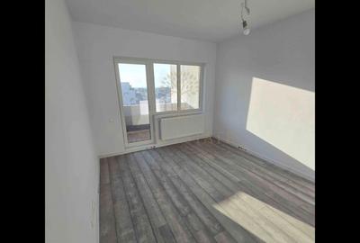 Apartament cu 2 camere decomandat în Păcii