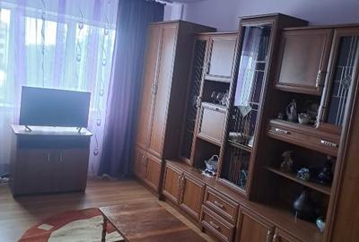 Inchiriez apartament cu 2 camere , decomandat , complet utilat - 1