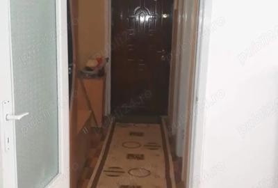 Garsonieră decomandată în Rovine - 3