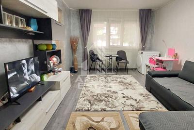 Apartament cu 3 camere semidecomandat, mobilat în Micro 4 - 3
