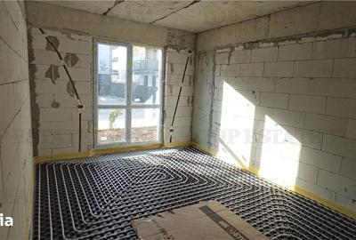 Apartament cu 4 camere semidecomandat în Central - 1