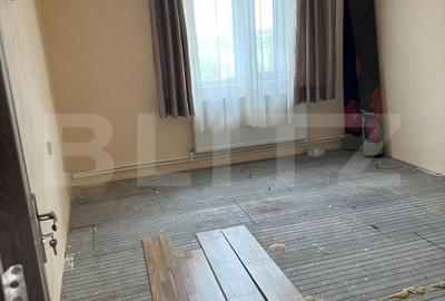 Casă cu 4 camere cu Teren 1480 Mp în Brădești - 5