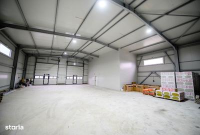 Spațiu comercial, de 1,000 mp, în Central - 7