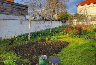 Casă cu Teren 1400 Mp în Central