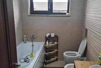 Apartament cu 3 camere, mobilat în Central - 3