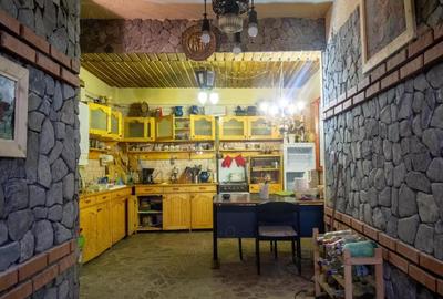 Casă cu 4 camere cu Teren 300 Mp în Moroeni - 2