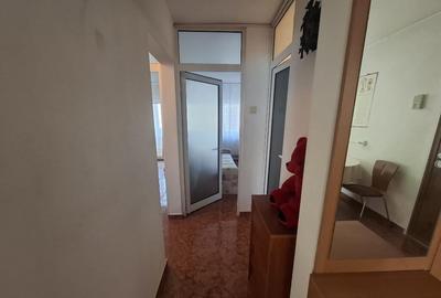 Apartament cu 3 camere decomandat în UTA - 3