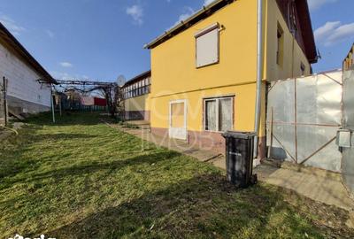 Casă cu 3 camere cu Canalizare în Marpod - 17