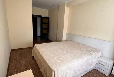 Apartament cu 3 camere în P-ța Victoriei