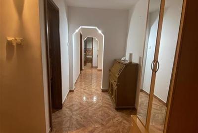 Apartament cu 3 camere decomandat în Soarelui - 1