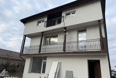 Casă cu Teren 200 Mp în Central - 2