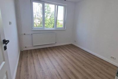 Titan, scoala 195, langa parc IOR - 5