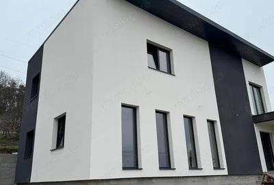 Casă cu 4 camere cu Teren 1620 Mp în Curtea de Argeș - 2