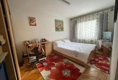 Apartament cu 3 camere decomandat, mobilat în Central - 4