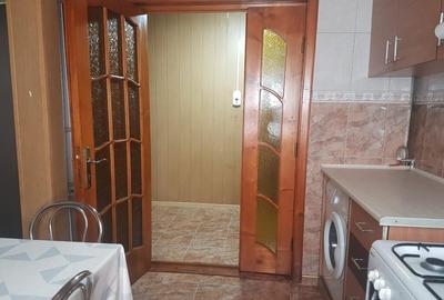 Apartament doua camere mobilat etaj 1 bucatarie mare Cornisa Scoala 10 - 21