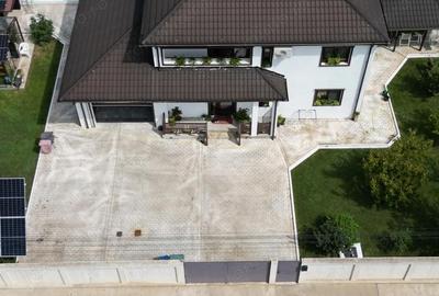 Casă cu 6 camere cu Teren 1000 Mp în Cazasu