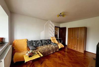 Apartament cu 4 camere semidecomandat, mobilat în Take Ionescu