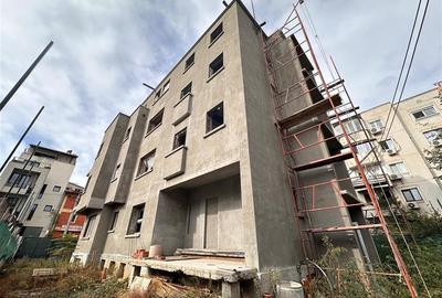 Casă cu 20 camere cu Canalizare în Unirii - 6