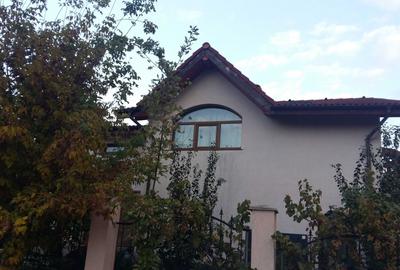 Casă cu 4 camere în Bucium - 5