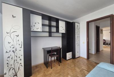 Apartament cu 3 camere decomandat, mobilat în Central - 16