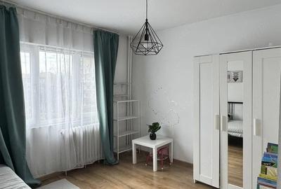 Apartament cu 3 camere decomandat, mobilat în Gheorghe Lazăr
