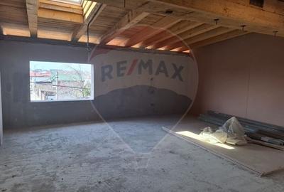 Casă individuală cu 6 camere cu Teren 246 Mp în Central - 9