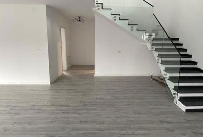 Casă cu 4 camere cu Teren 500 Mp în Aninoasa - 3