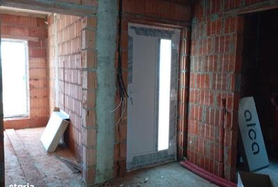 Casă cu 4 camere cu Teren 325 Mp în Ghiroda