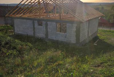 Casă cu 4 camere cu Teren 1218 Mp în Tomești - 4