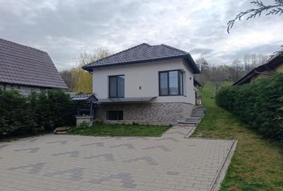 Casă individuală cu 4 camere cu Canalizare în Feleacu - 1