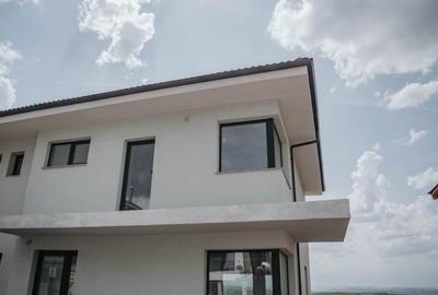 Casa individuala cu 4 camere si 3 bai